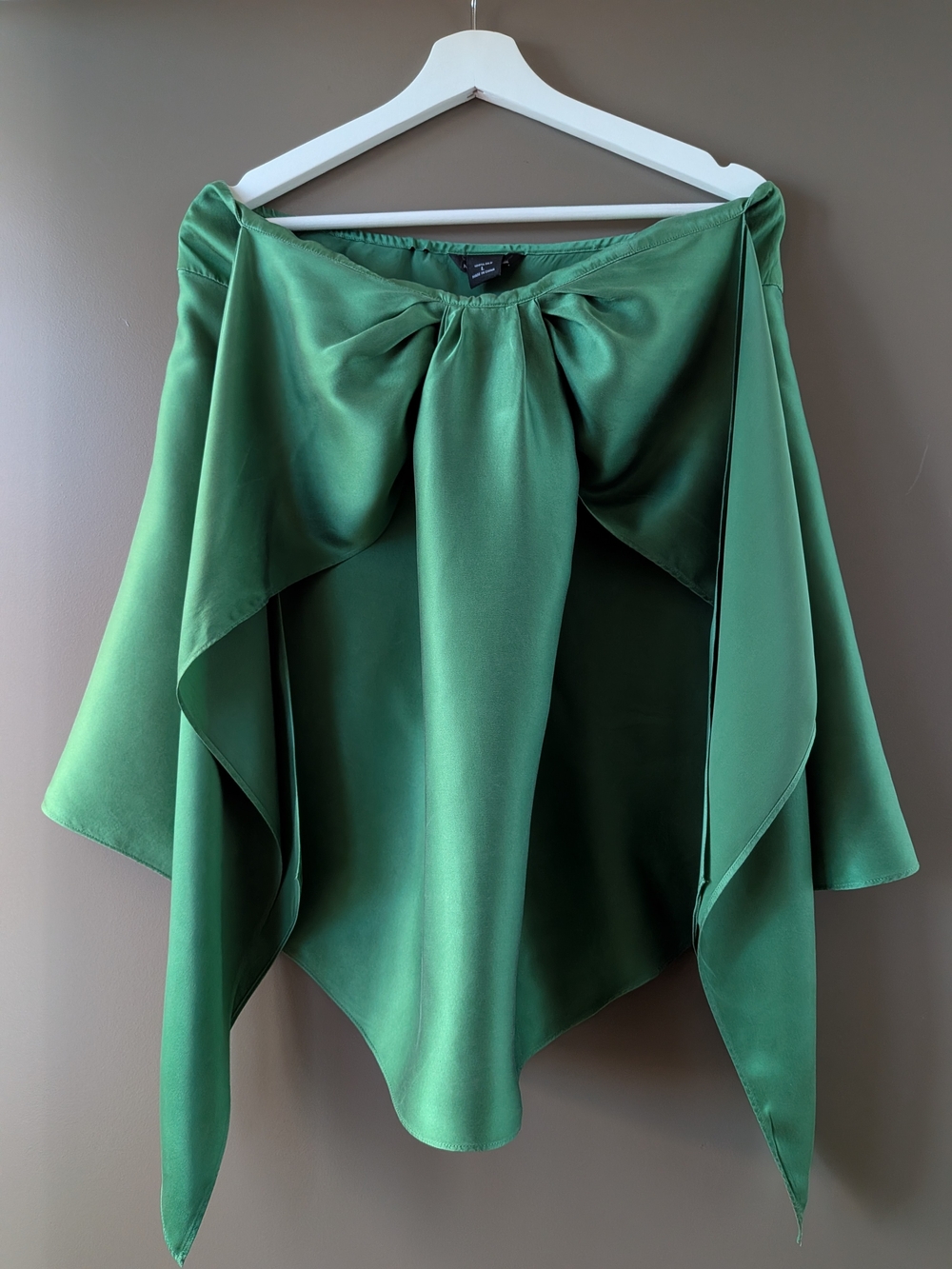 VTG VS Moda International 100% Silk Off-Shoulder Green Top with Draped Bow Large